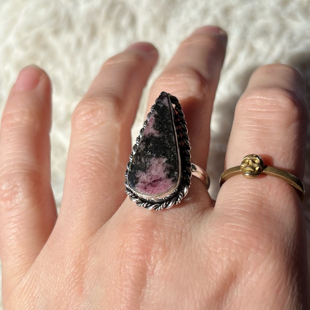 Silver Rhodonite Ring - Picture 4 of 9
